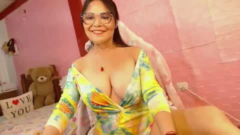 Aranza online show from February 2025 01:11:01 PM