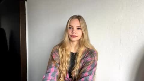 Amelia online show from November 2025 06:14:01 AM