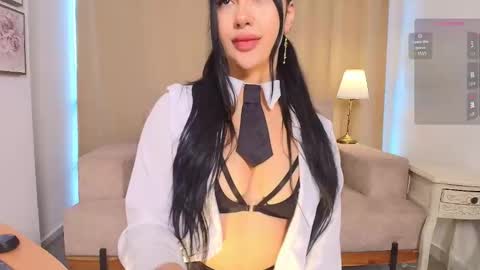 Snapshot of ari_es chatting on October 2025 12:46:01 PM Ari online show from October 2025 12:46:01 PM