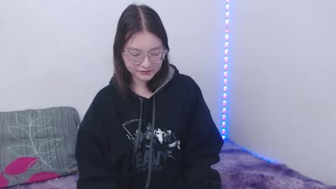 Snapshot of ari_james chatting on November 2025 11:51:02 AM Ahri James online show from November 2025 11:51:02 AM