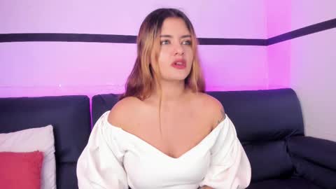 Snapshot of ari_white8 chatting on March 2025 12:00:01 PM Ari online show from March 2025 12:00:01 PM