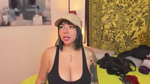 aria y orien  online show from September 2025 11:21:02 AM