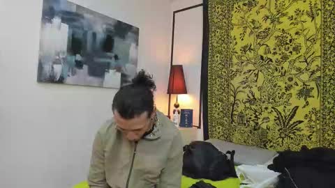 aria y orien  online show from October 2025 11:11:01 AM