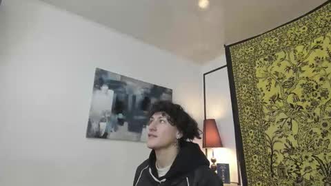 aria y orien  online show from November 2025 10:59:02 AM