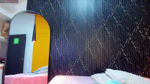 Aria Millers  online show from October 2025 11:30:02 AM