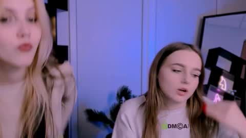 Luna online show from September 2025 07:18:02 PM