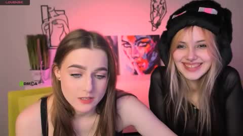 Luna online show from November 2025 07:02:02 PM