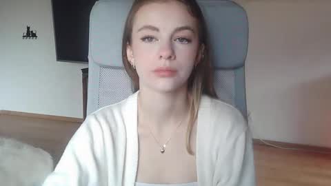 Snapshot of ariacreazy chatting on October 2025 08:39:01 AM AriaCreazy online show from October 2025 08:39:01 AM