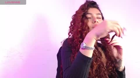 Snapshot of ariadna_tr chatting on January 2025 06:12:02 PM Ari online show from January 2025 06:12:02 PM