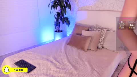 Snapshot of ariamuse chatting on October 2025 09:00:02 PM Aria online show from October 2025 09:00:02 PM