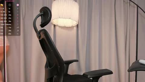 Snapshot of ariana_fitl chatting on October 2025 04:55:02 AM DaniAri - dimension X at night NY time online show from October 2025 04:55:02 AM