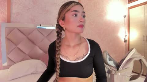 Ari online show from October 2025 12:13:01 AM