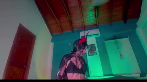 ariana_whitee online show from October 2025 04:57:02 AM