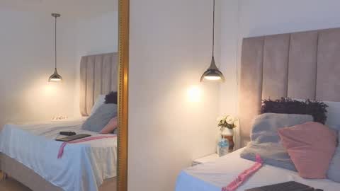 Ariana  online show from September 2025 08:25:01 PM