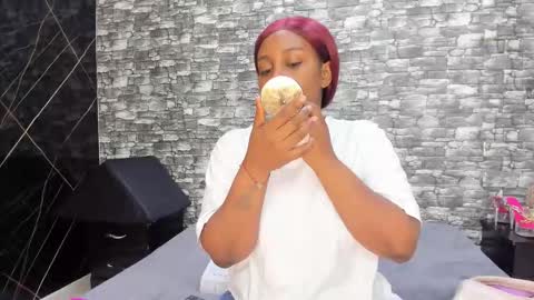 Snapshot of arianaablack chatting on October 2025 12:04:02 PM Ariana online show from October 2025 12:04:02 PM