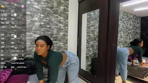 Snapshot of arianaablack chatting on October 2025 12:06:01 PM Ariana online show from October 2025 12:06:01 PM