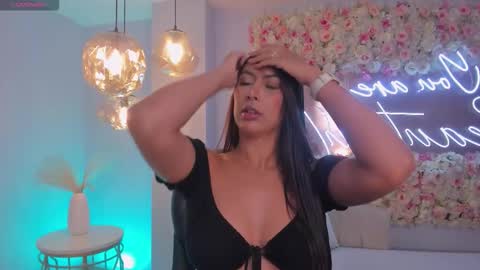 Snapshot of arianadumont chatting on October 2025 11:44:02 AM Ariana Dumont online show from October 2025 11:44:02 AM