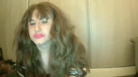 Ariana 3 online show from November 2025 06:52:02 PM