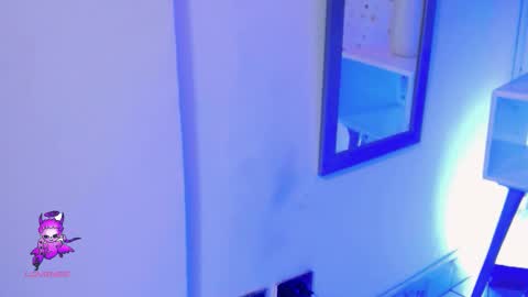 Ari  online show from November 2025 12:37:02 PM