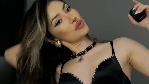 Snapshot of arianna_moonx chatting on November 2025 10:42:02 PM arianna_moonx online show from November 2025 10:42:02 PM