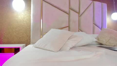 Arianna online show from January 2025 08:00:01 PM