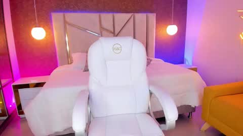 Arianna online show from February 2025 04:13:02 PM