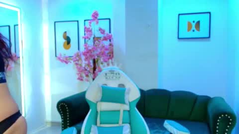 arianna_sweeet online show from November 2025 04:23:01 AM