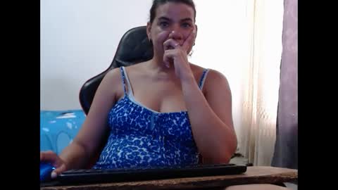 ariannaloovel online show from February 2025 04:28:01 PM