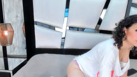 Snapshot of ariannarussell1 chatting on February 2025 01:33:01 PM ariannarussell1 online show from February 2025 01:33:01 PM