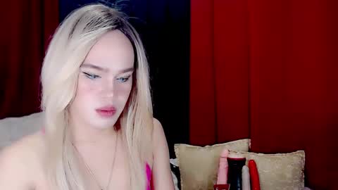 Snapshot of arianne_xoxo777 chatting on October 2025 08:33:02 AM ARIANNE CUMS online show from October 2025 08:33:02 AM