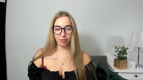 Aria online show from October 2025 04:22:01 PM