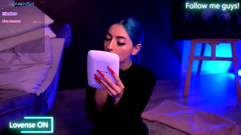 Aria  online show from October 2025 09:12:02 PM