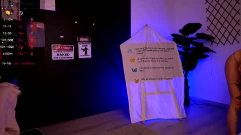 Aria  online show from November 2025 10:32:02 PM