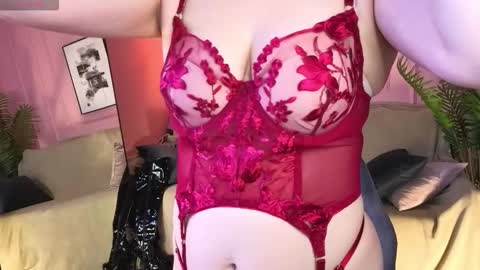 Snapshot of ariel_joy chatting on October 2025 06:05:01 AM Ari online show from October 2025 06:05:01 AM