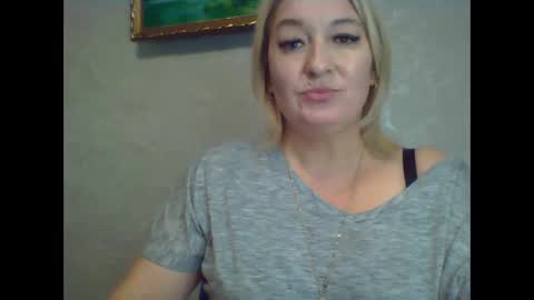 Snapshot of arielxloveresss chatting on October 2025 03:13:01 PM ArielXLoveresss online show from October 2025 03:13:01 PM
