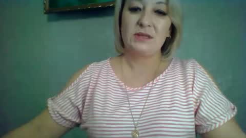 Snapshot of arielxloveresss chatting on November 2025 11:03:01 AM ArielXLoveresss online show from November 2025 11:03:01 AM