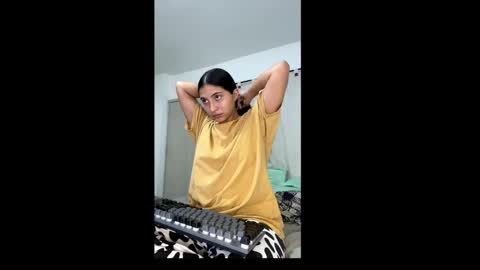 aries_plays online show from December 2025 12:21:02 PM