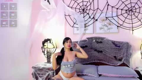 Ari  online show from October 2025 12:58:01 PM