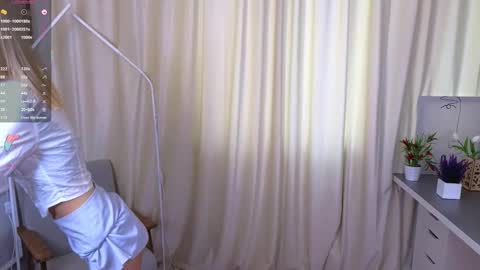 Snapshot of arlettebrougham chatting on October 2025 03:27:01 AM Kate online show from October 2025 03:27:01 AM