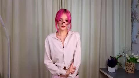 Snapshot of arlettebrougham chatting on October 2025 03:29:02 AM Kate online show from October 2025 03:29:02 AM