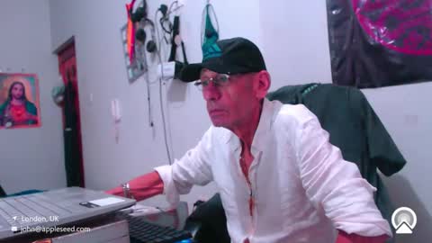 Snapshot of armaduradeacero chatting on October 2025 10:03:01 AM armaduradeacero online show from October 2025 10:03:01 AM