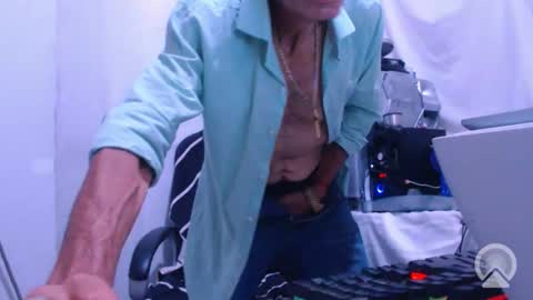 Snapshot of armaduradeacero chatting on October 2025 05:52:01 AM armaduradeacero online show from October 2025 05:52:01 AM