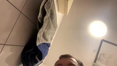 armyskater32 online show from October 2025 08:29:02 PM