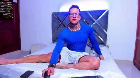 Snapshot of arnold_sexy_hot98 chatting on November 2025 05:01:02 PM arnold sexy hot98 online show from November 2025 05:01:02 PM