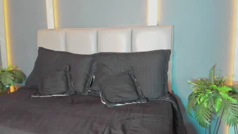 Snapshot of arohomlester chatting on November 2025 11:03:02 AM Arohom Lester online show from November 2025 11:03:02 AM