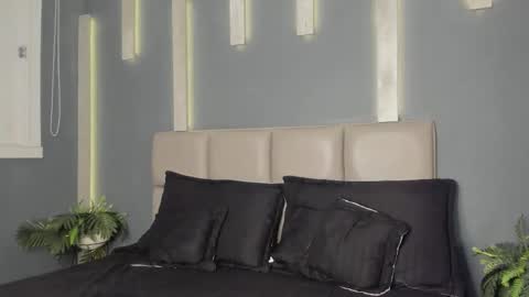 Snapshot of arohomlester chatting on December 2025 11:04:02 AM Arohom Lester online show from December 2025 11:04:02 AM