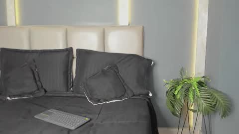 Snapshot of arohomlester chatting on December 2025 11:19:01 AM Arohom Lester online show from December 2025 11:19:01 AM