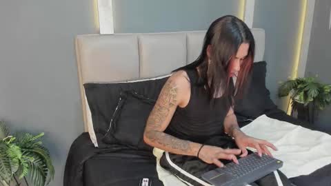 Snapshot of arohomlester chatting on December 2025 06:58:02 PM Arohom Lester online show from December 2025 06:58:02 PM