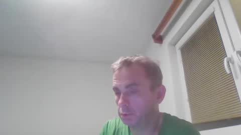 Snapshot of aromannn chatting on December 2024 05:35:02 PM aromannn online show from December 2024 05:35:02 PM