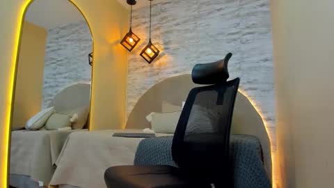 Snapshot of aron_bolt chatting on November 2025 01:48:01 AM ARON BOLT online show from November 2025 01:48:01 AM